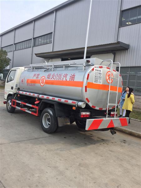5吨油罐车现车性价比高